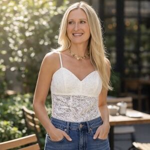 Lulus White Lace V-Neck Bodysuit Adjustable Straps Sheer Mesh‎ Thong Medium